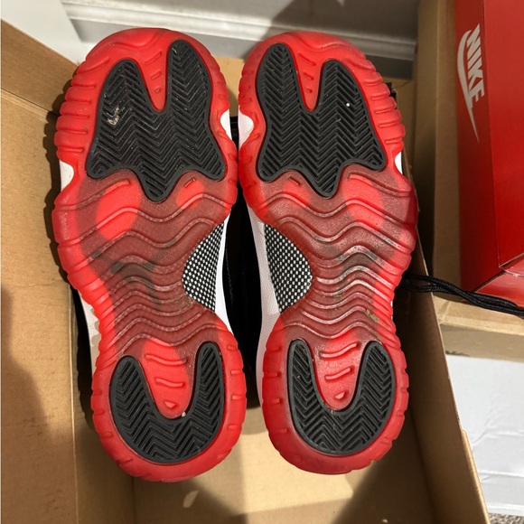 Air Jordan 11 retro (GS) - Picture 5 of 5